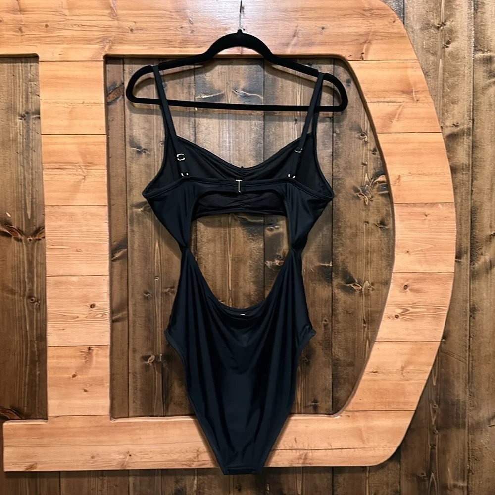 Madewell Cinched Cutout One-Piece Swimsuit in True Black - Picture 6 of 9